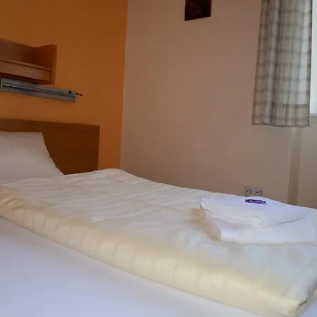 Stiftsberg - Bildungs- Und Freizeitzentrum Hostel *