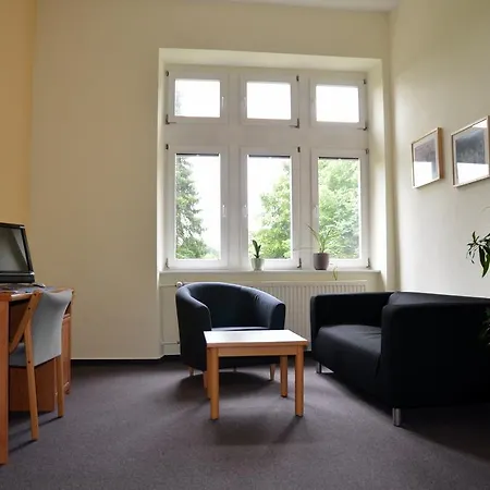 Stiftsberg - Bildungs- Und Freizeitzentrum 호스텔 *