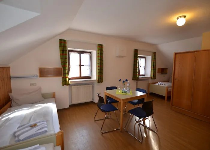 Stiftsberg - Bildungs- Und Freizeitzentrum Vandrarhem Kyllburg