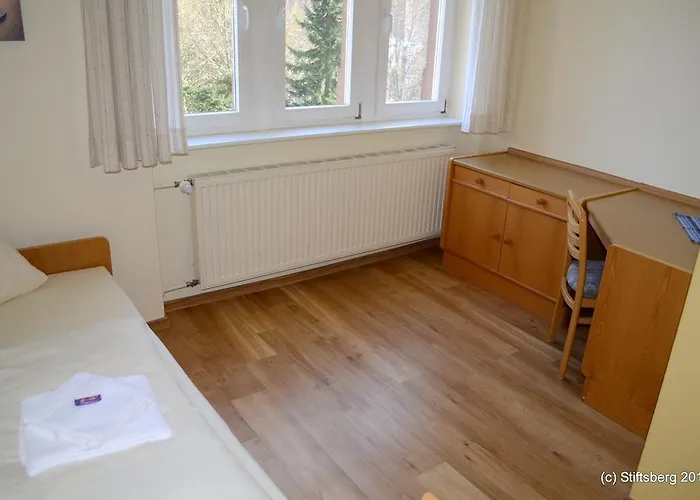 Vandrarhem Stiftsberg - Bildungs- Und Freizeitzentrum