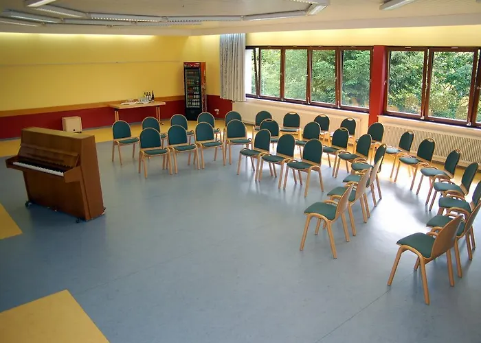 Stiftsberg - Bildungs- Und Freizeitzentrum Vandrarhem *