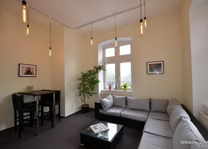 Stiftsberg - Bildungs- Und Freizeitzentrum Vandrarhem Kyllburg